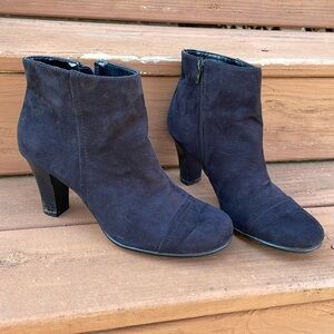 AEROSOLES SCROLE BOOK bootie